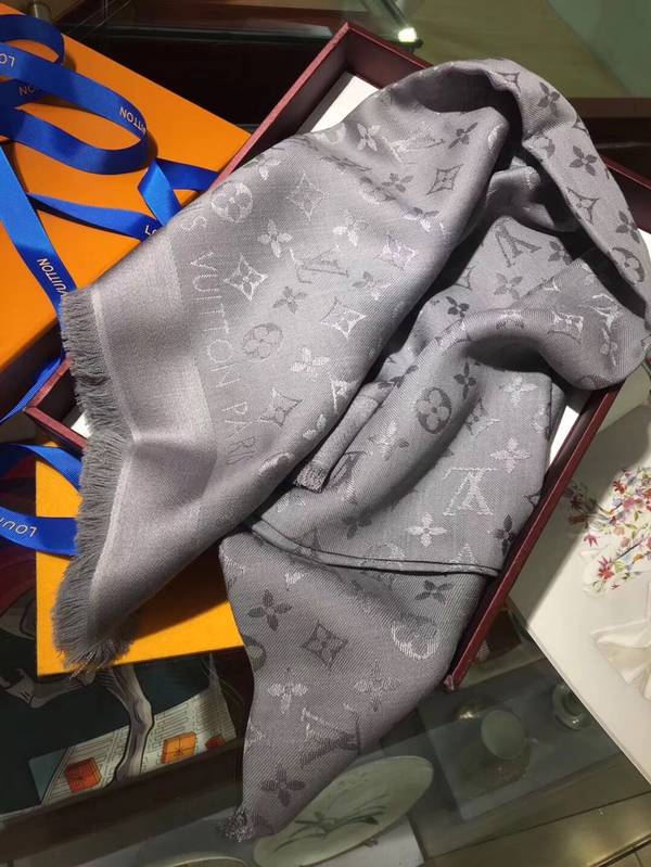 Louis Vuitton Scarf LVC00600